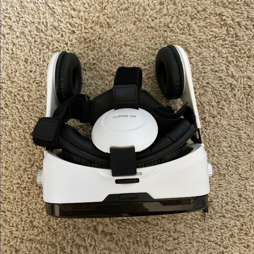 Virtual reality headset!